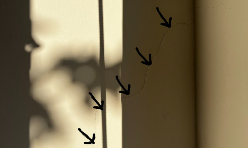 Trincas em alvenaria com padrão de recalque diferencial